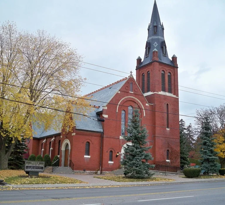 1280px Church near Parkville Estate Oshawa. 1354x1016x122x0x1110x1016x1630328452 768x703